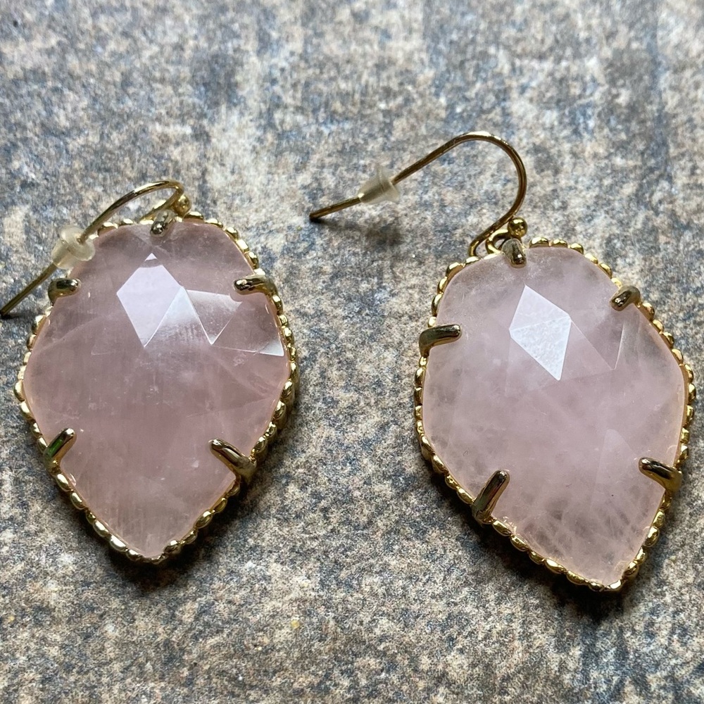 Kendra Scott Corley earrings in Rose Quartz with gold tone Good Condition